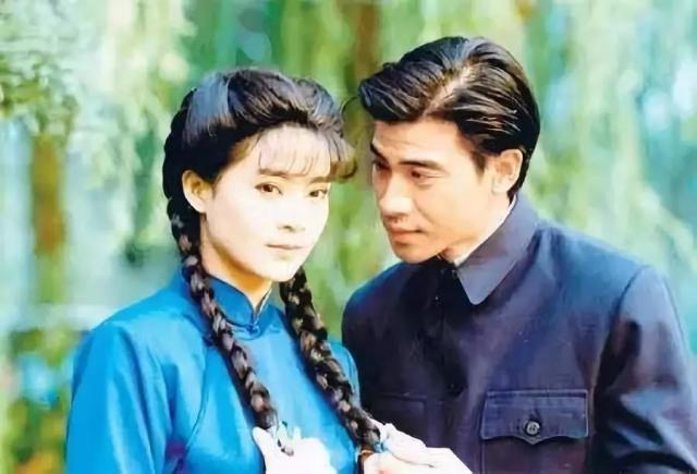 子一女。 电视剧《婉君》在1990年播出后,女主角俞小凡就已家喻户晓。 2014年,俞小凡接到诈